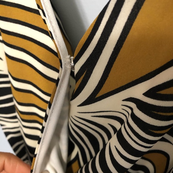 Sienna Sky Yellow Floral Jumpsuit Size Small - Picture 7 of 11